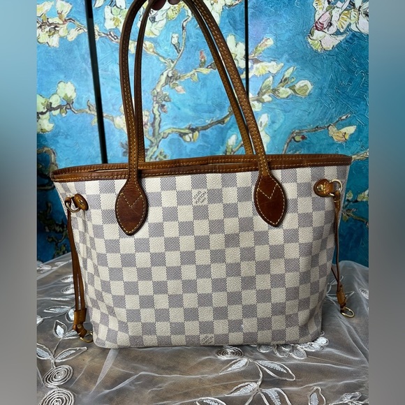 Louis Vuitton Neverfull PM - Picture 11 of 14